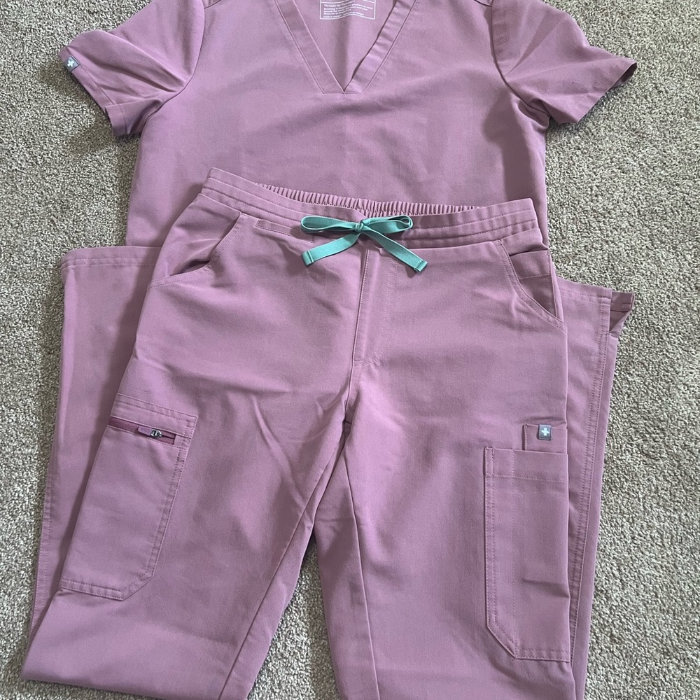 Figs Mauve Scrub Top Set